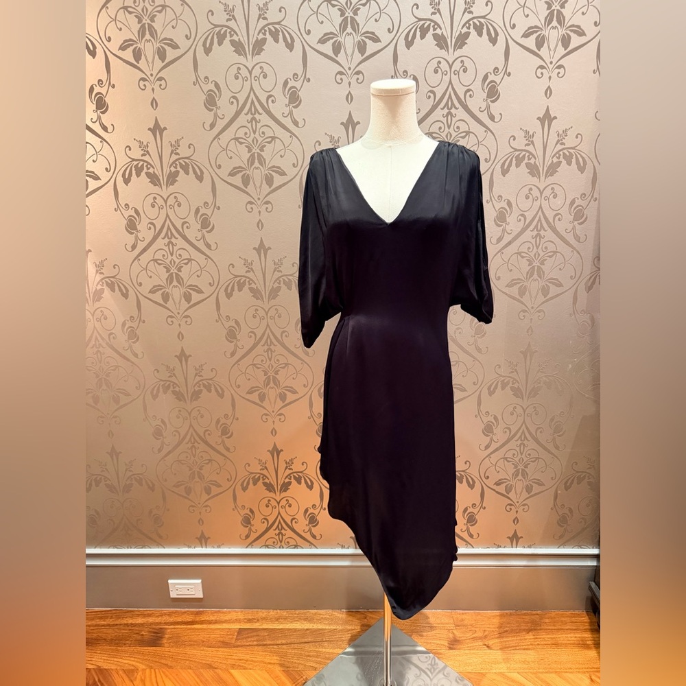 Alice + Olivia Black Draped Batwing V Neck Asymmetric Hem Dress Size 2
